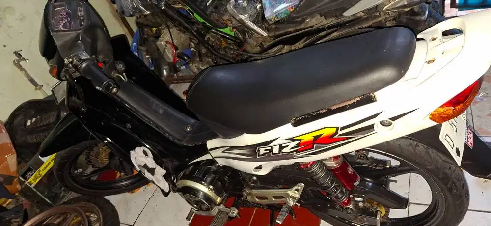 Yamaha F1Z-R tahun 2001