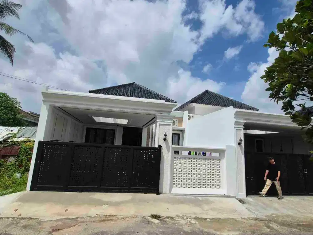 RUMAH MEWAH DESAIN LIMAS LOKASI SANGAT STRATEGIS