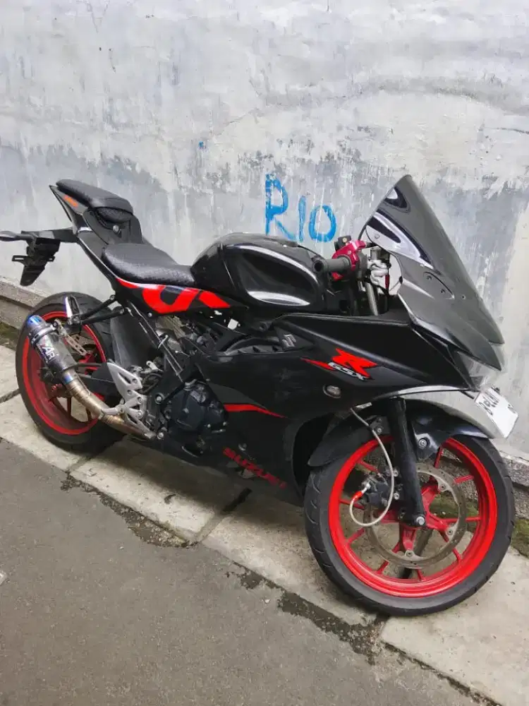 Jual cepat Suzuki GSX-R 150 thn 2018