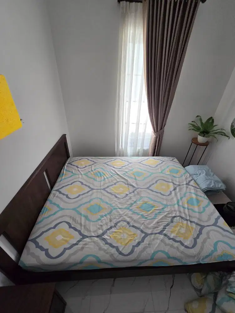 Ranjang komplit uk 160x200, Lengkap kasur busa dan meja nakash1 bh.