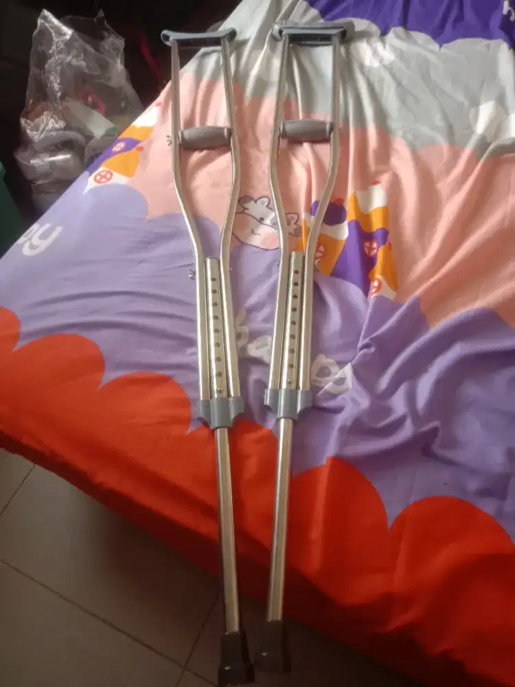 Tongkat buat disabilitas