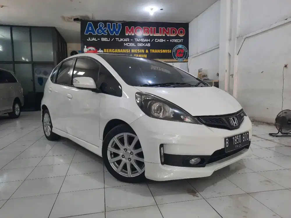 HONDA JAZZ 1.5 RS MATIC 2014 PUTIH