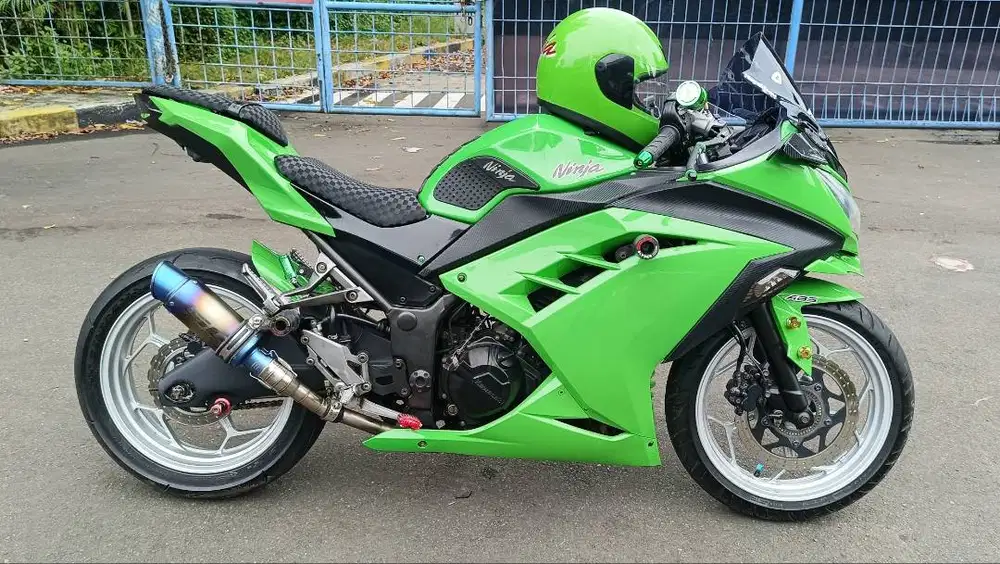 Kawasaki ninja 250R 2012