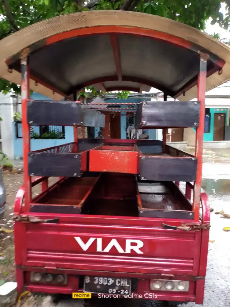 Viar 3 roda matic tahun 2019 warna merah