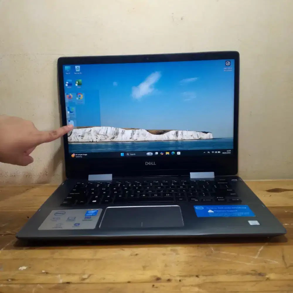 Dell core i7 Ram 8 GB SSD 256 GB Touchscreen FHD Backlight Keyboard