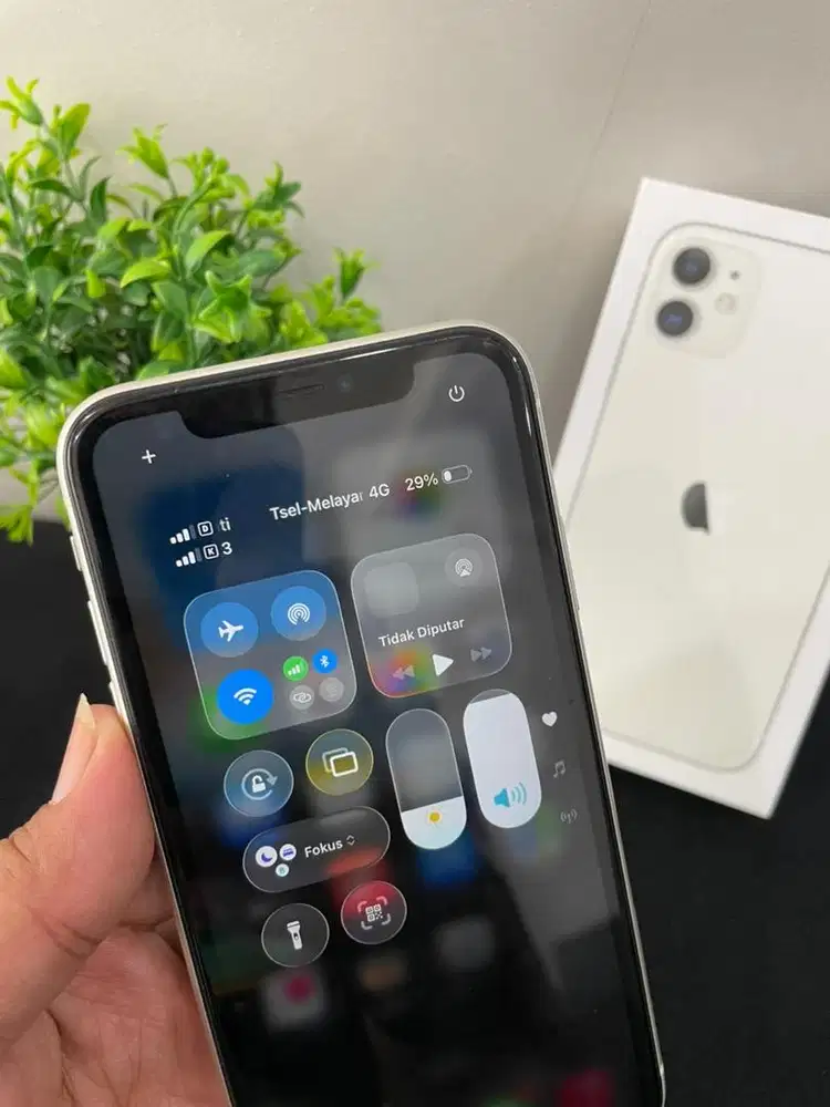 IPhone 11 128GB White Dual On mulus Fullset BH 88% 3Utool 98 Bea Cukai