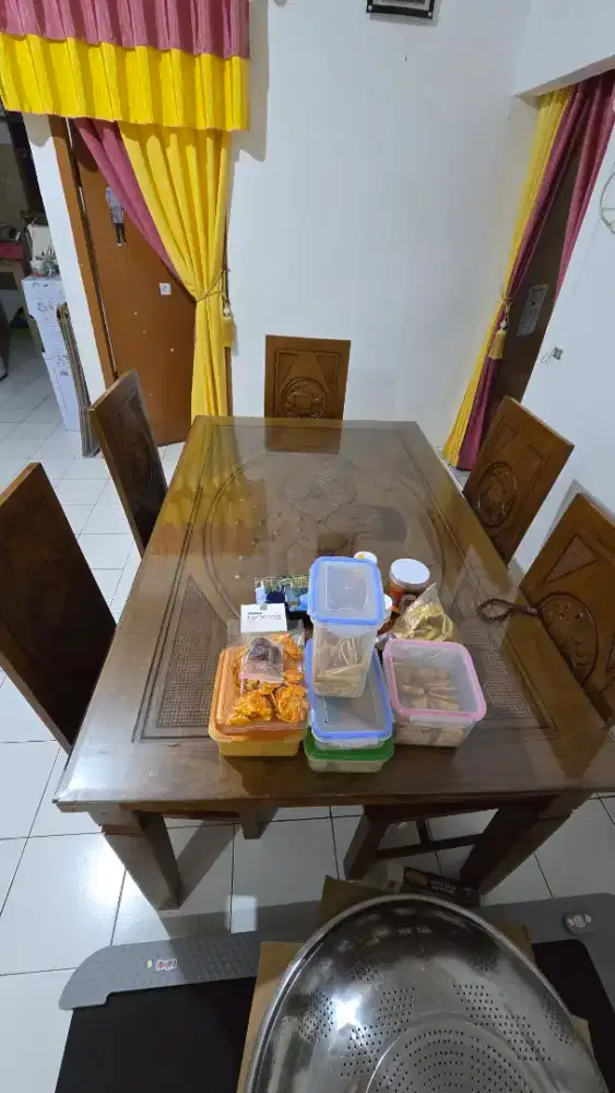 Meja makan jati 6 kursi