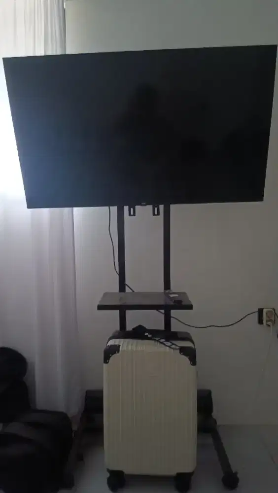 Android TV 43 + Stand
