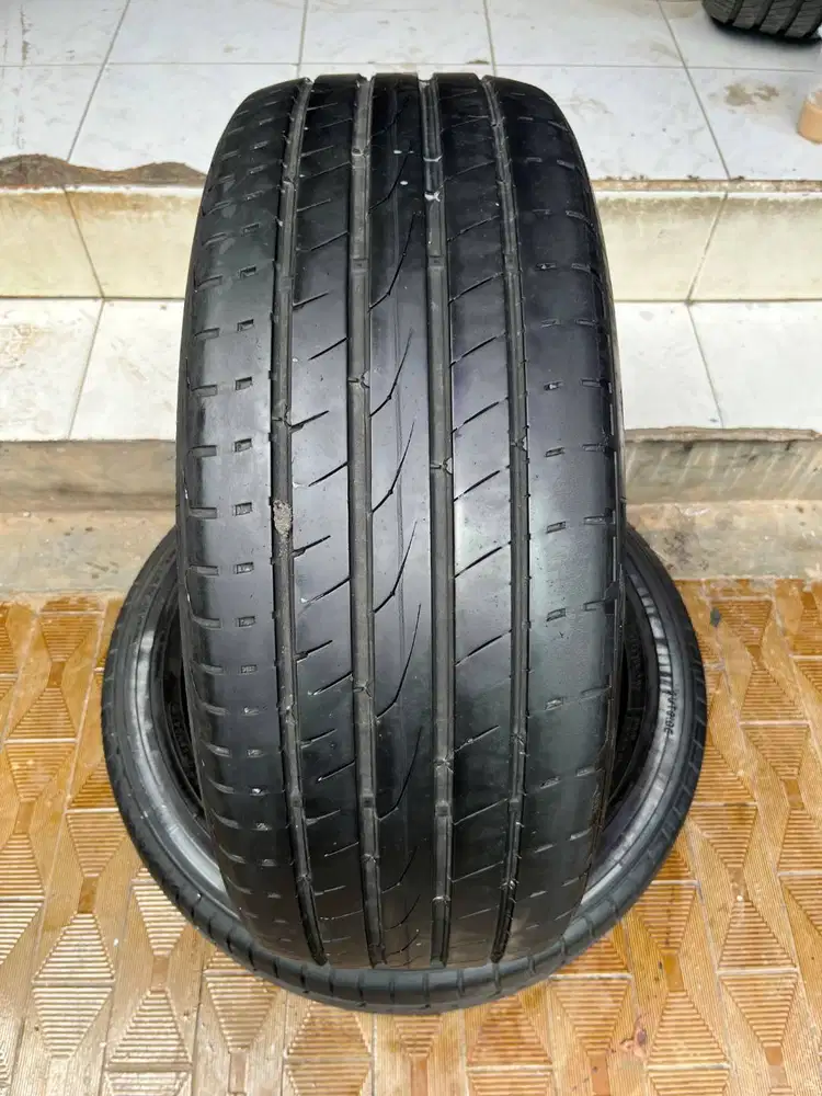 Ban Continental Ultra Contact UC 6 235 55 r19 1Pcs