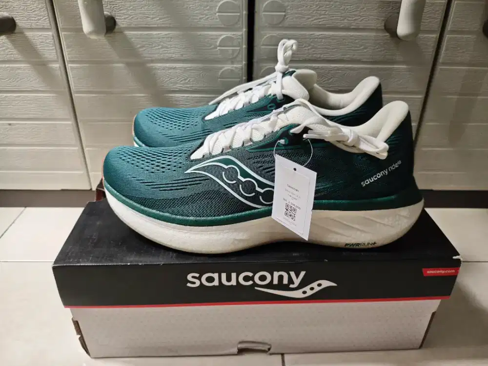 Sepatu lari running shoes Saucony