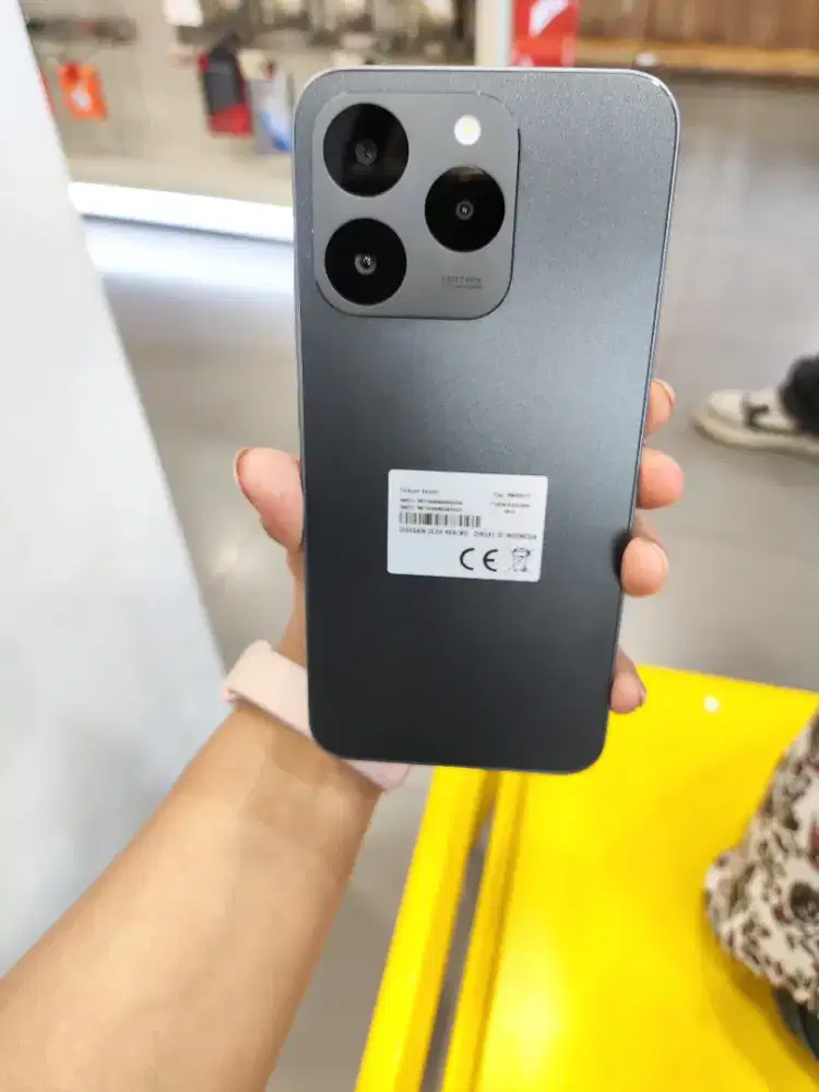 Realme 15T 5G, Ram 8/256GB