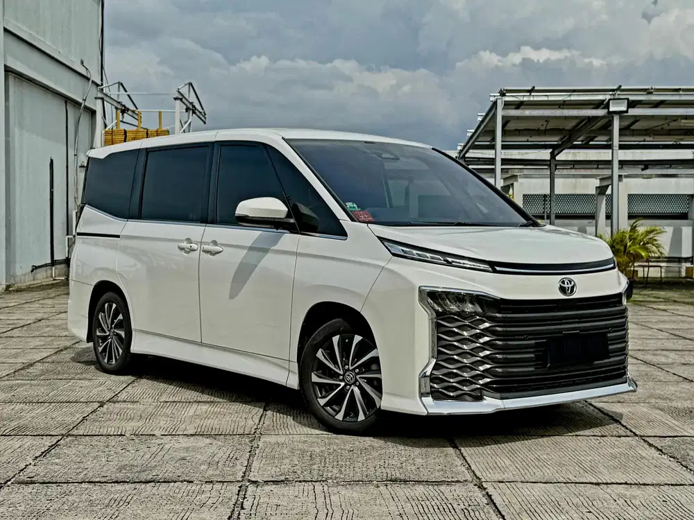 Toyota Voxy 2.0 2022