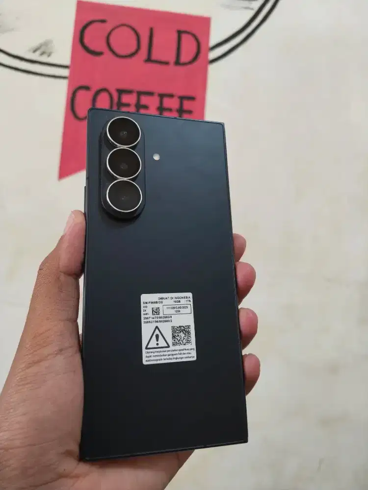 Samsung Fold 7 (16/1 TB) Kaya Baru