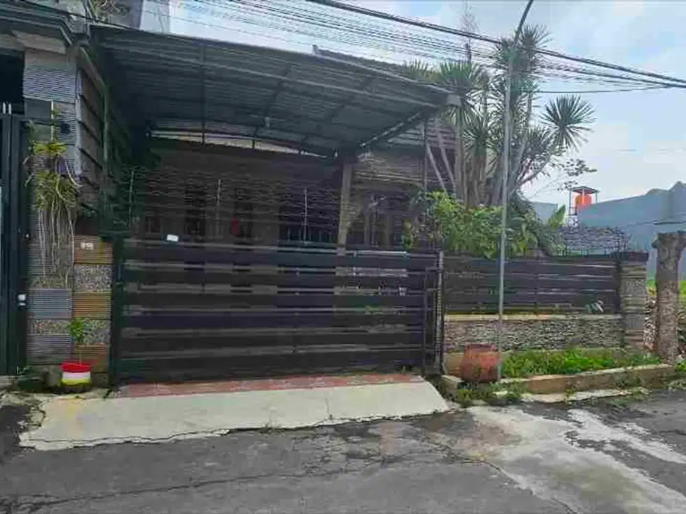 rumah strategis dekat jalan raya suhat luas 168 dekat kampus UB Brawijaya dan dekat jl bunga bunga
