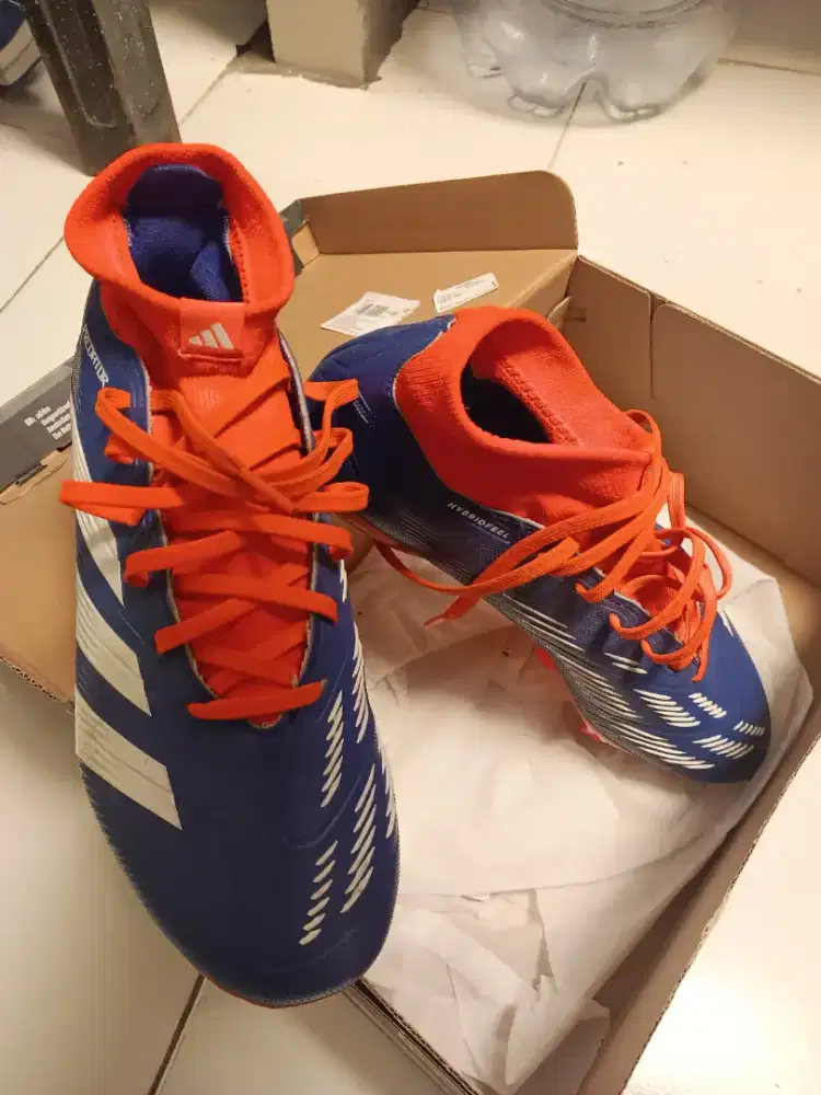 Sepatu Bola Adidas dan Puma FG/AG