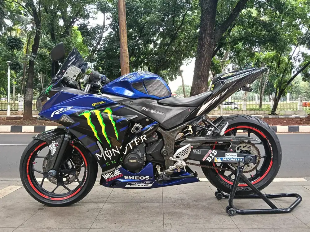 DIJUAL CASH YAMAHA R 25 THN 2018 PAJAK IDUP SURAT2 LENGKAP SIAP PAKAI