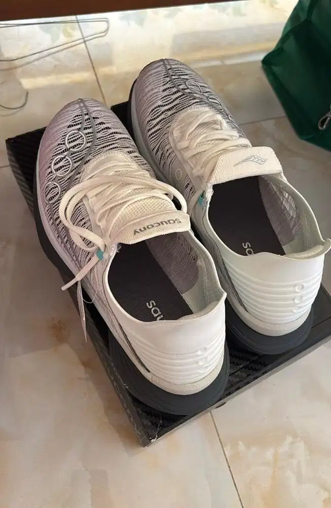 Saucony Endorphin Elite 2