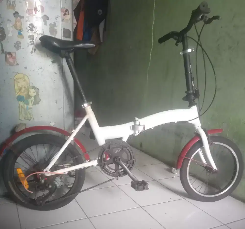 Sepeda lipat Genio UK 16