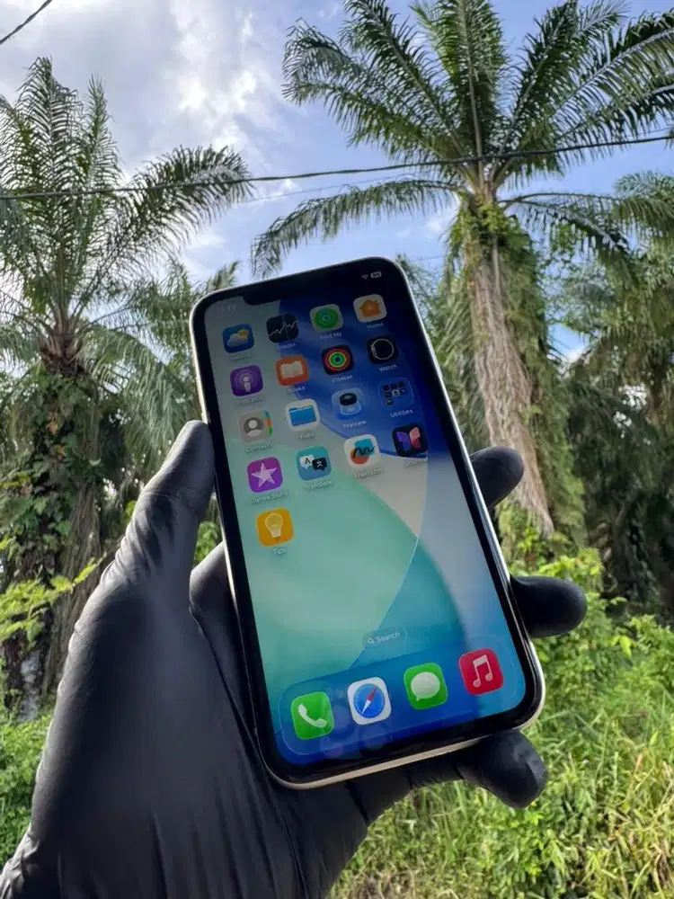 IPHONE 11 128GB, WHITE - RESMI IBOX, ANTI BLOKIR (LENGKAP)