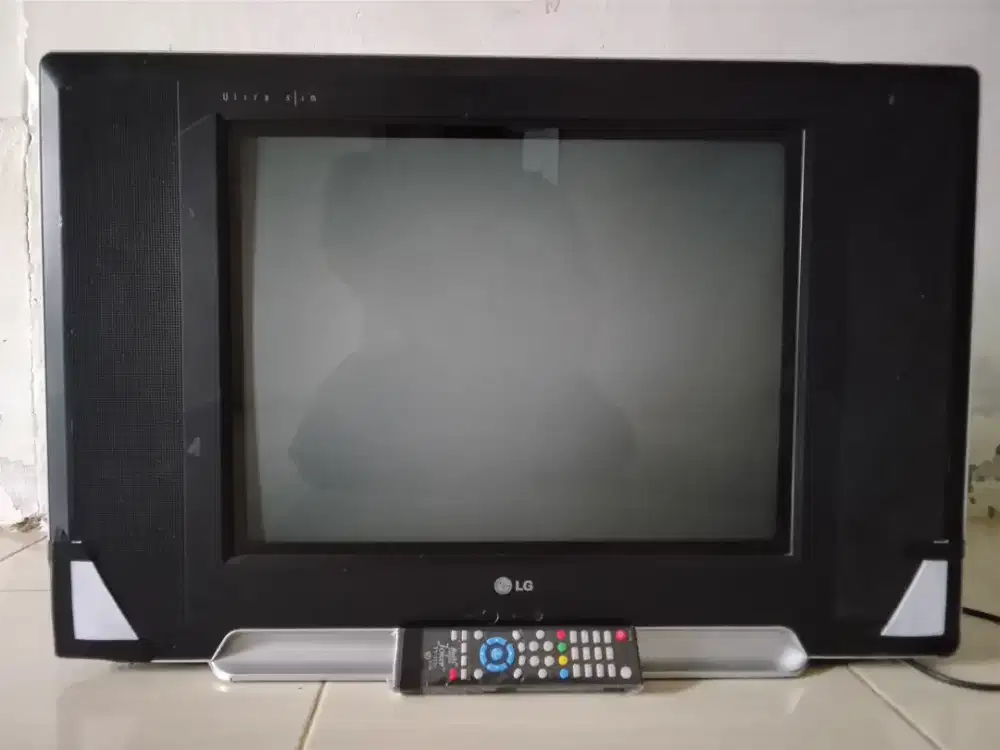 Tv LG 21 inci layar datar slim lengkap dengan remot