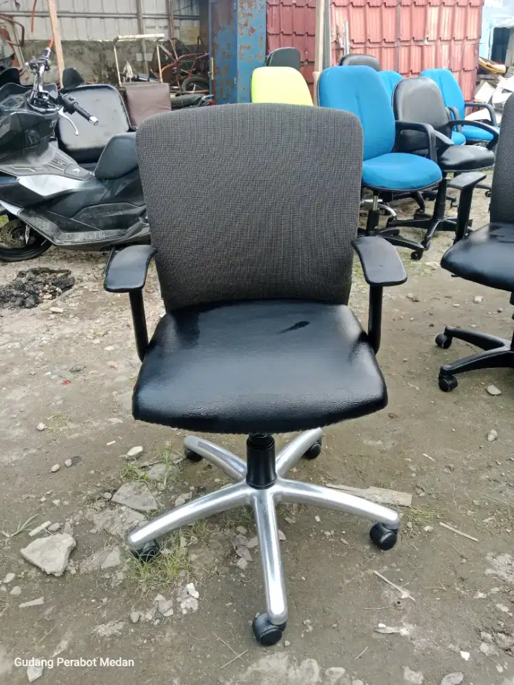 Kursi Kantor Bekas Murah Nego Ditempat
