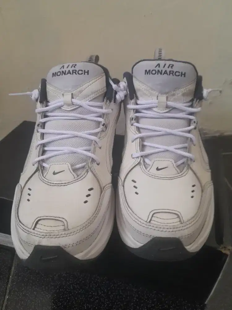 Sepatu Nike Monarch