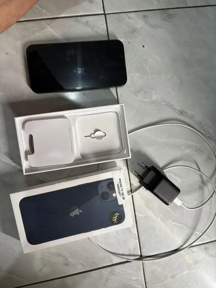Izin jual HP iPhone 13 128 GB Midnight, iBox Garansi ON Okt 2026