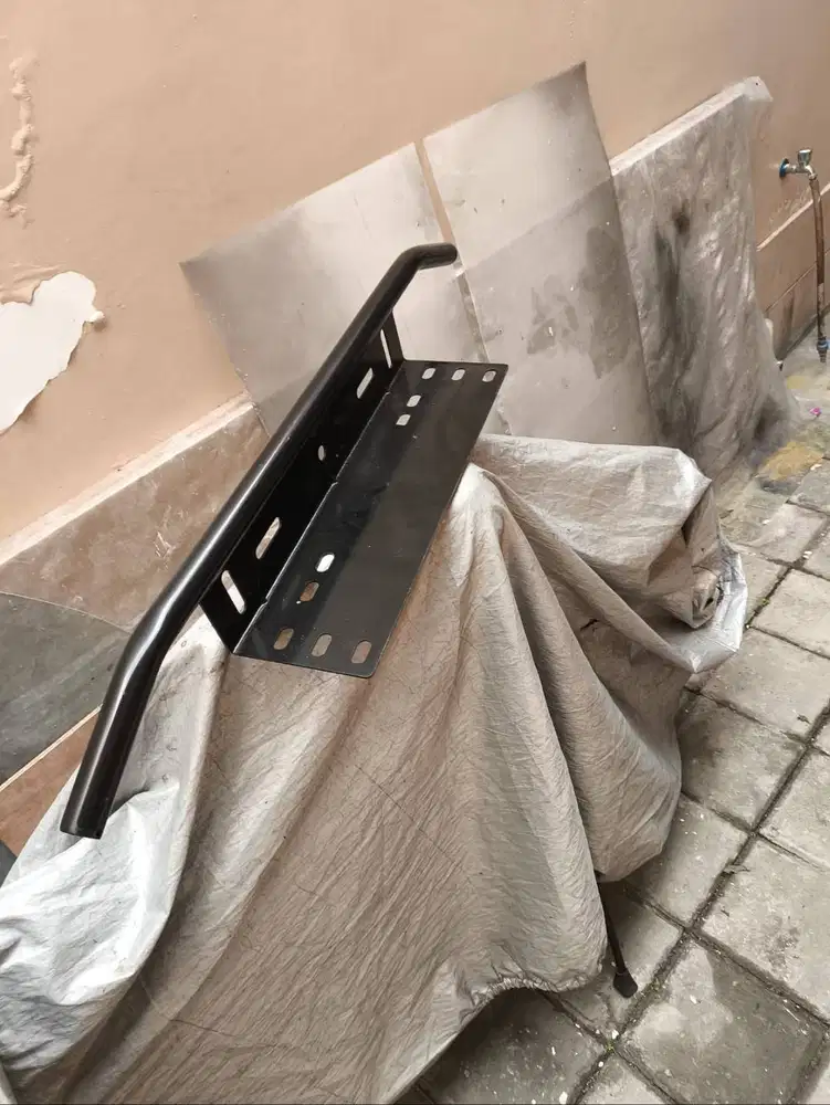 Dudukan Plat Nomor dan Foglamp (Lampu Kabut)