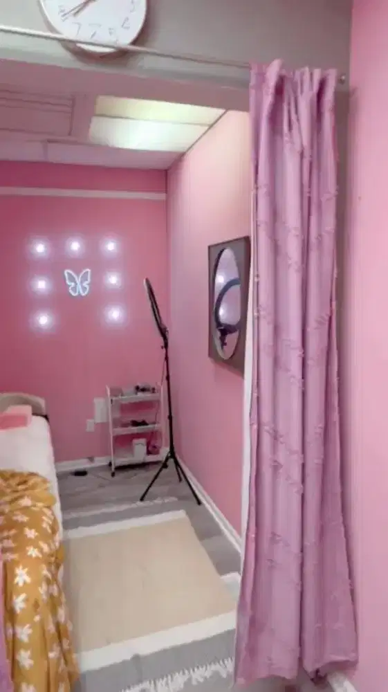 NAIL DAN EYELASH THERAPIST