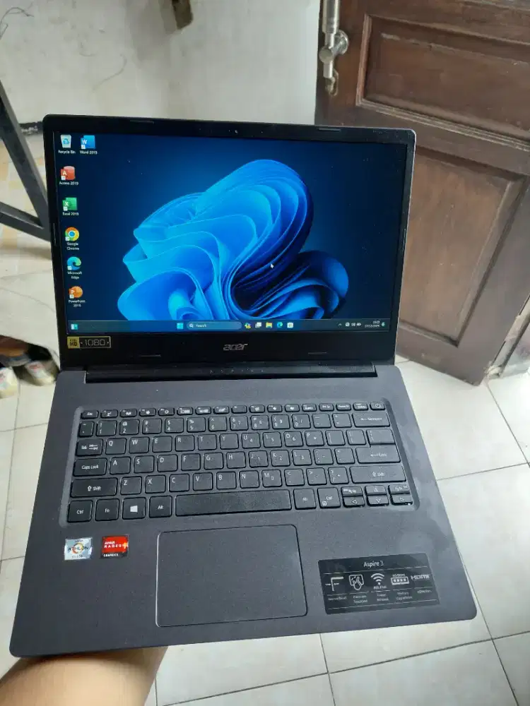 Acer A314 AMD Athlon Silver 3050/4/256 fhd ips