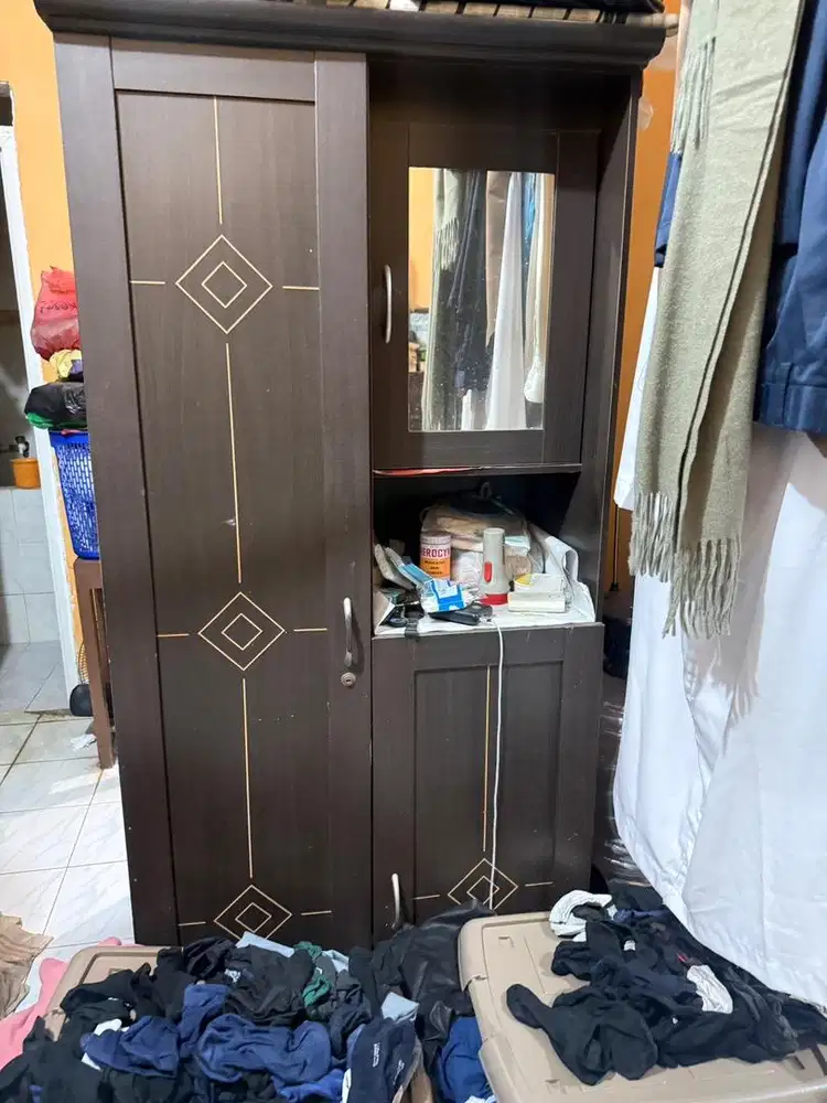 Obral Lemari dan tandon luar