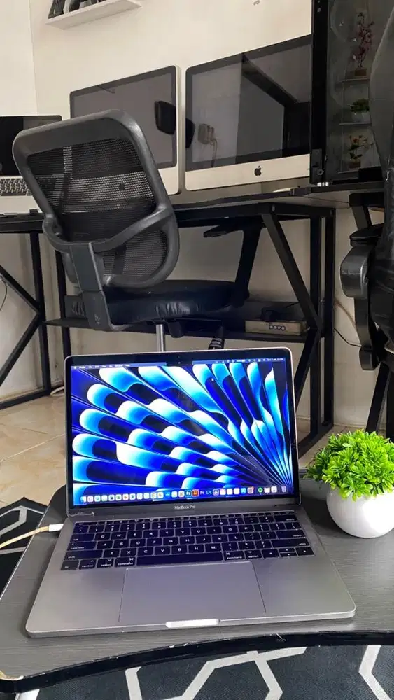 MACBOOK PRO 13 INCH 2017