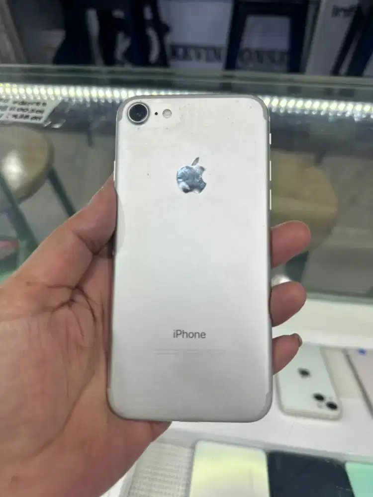 IPHONE 7 32GB PERMANEN JARINGAN AMAN (UNIT ONLY)