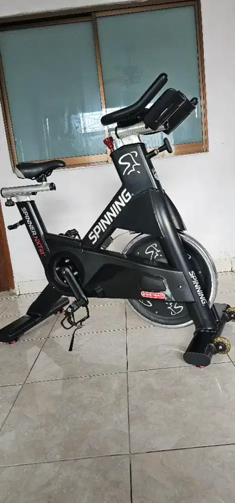 Sepeda Statis Star Trac Type NXT Black Belt Kondisi Bagus dan Terawat