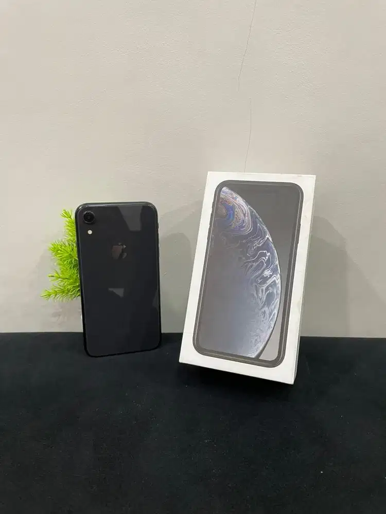 IPhone XR 64GB Black mulus Fullset BH 100% Sinyal Permanent