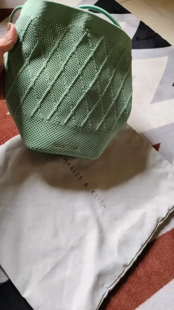 Tas branded, Charles & Keith Ori