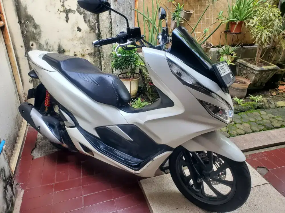 Honda Pcx Cbs Putih 2019 Full orisinil.