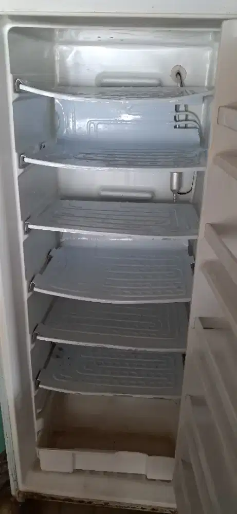 Di Jual Kulkas Frezer 6 Rak