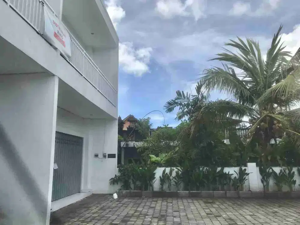 Ruko baru  komersial 2 lantai sewa minimal 5 tahun berada di jalan Utama Uluwatu