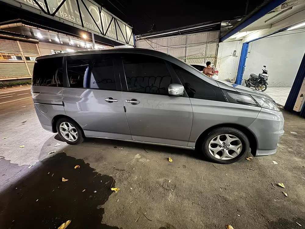 Mazda biante skyactive 2013