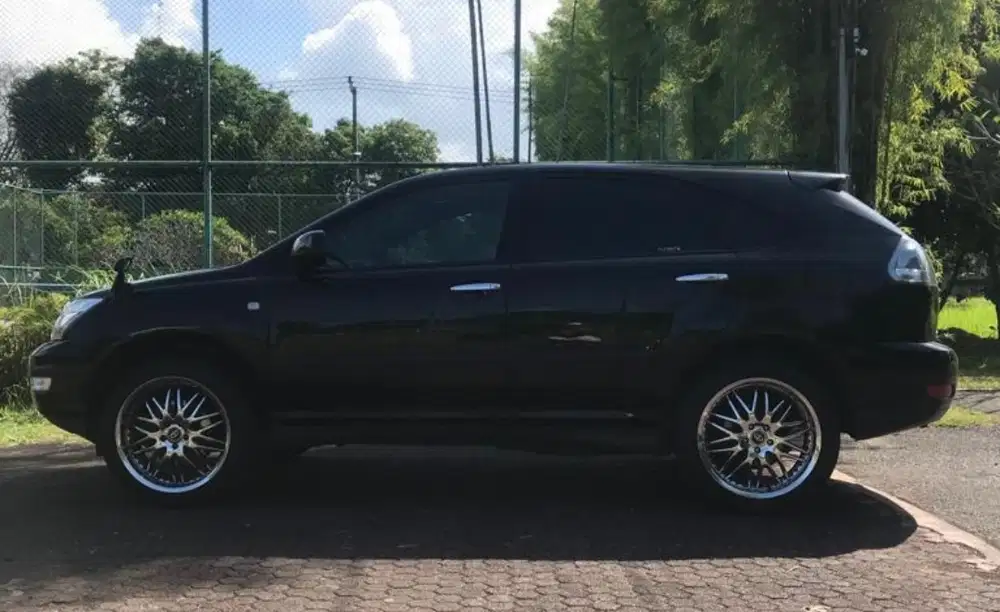 Toyota Harrier 2011 Bensin