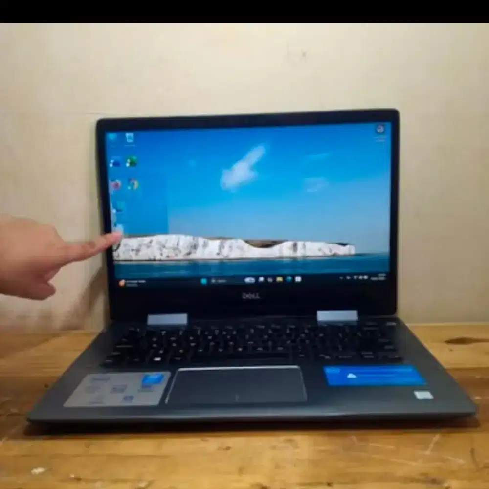 Dell core i7 Ram 8 GB SSD 256 GB Touchscreen FHD Backlight Keyboard