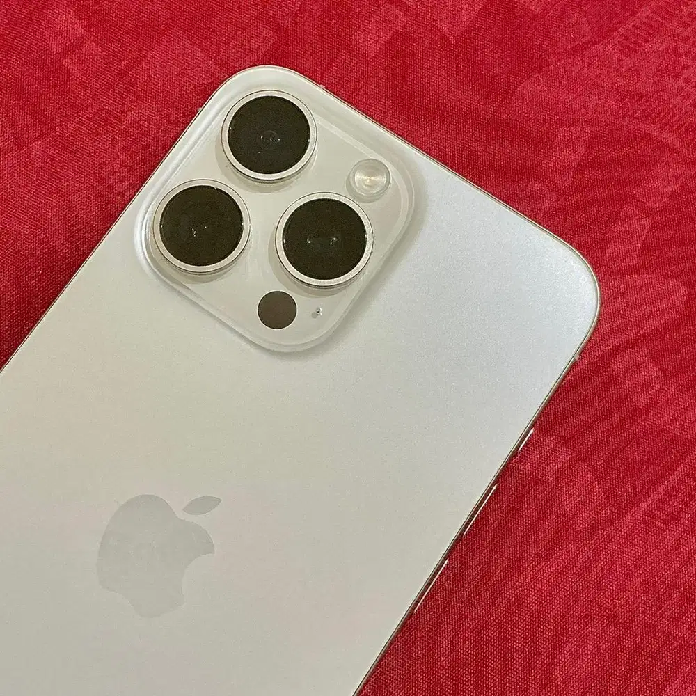 Iphone 15 Pro Max 256 Titanium White ex BliBli