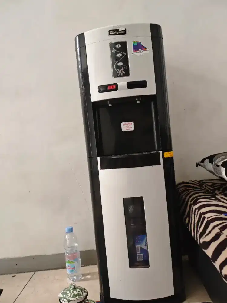 Dispenser Galon Bawah Miyako WDP 300