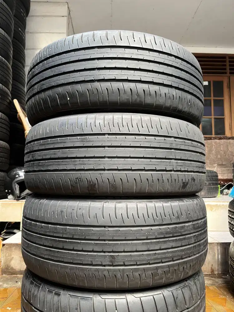 Ban Dunlop SP Sport Maxx 050 225 50 r18 3Pcs