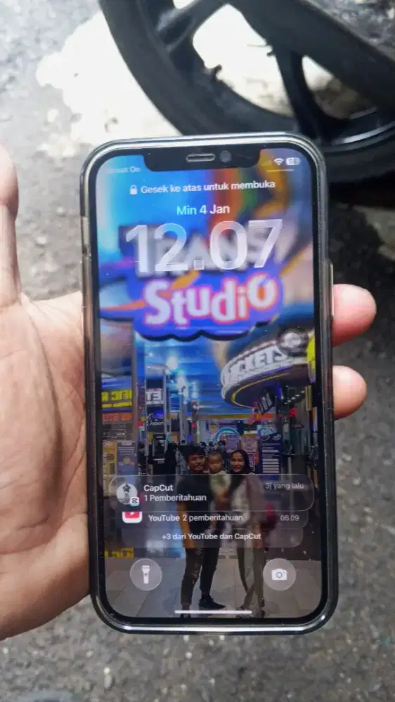 I phone 12 pro inter