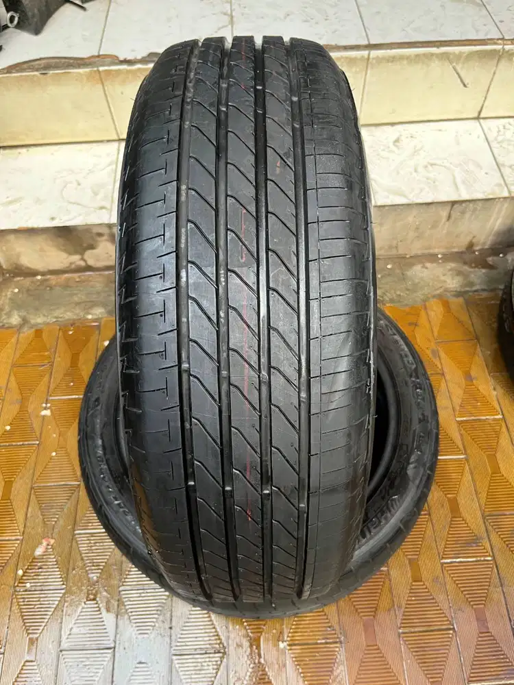 Ban Bridgestone Turanza T005A New Old Stock 215 65 r16 1Pcs