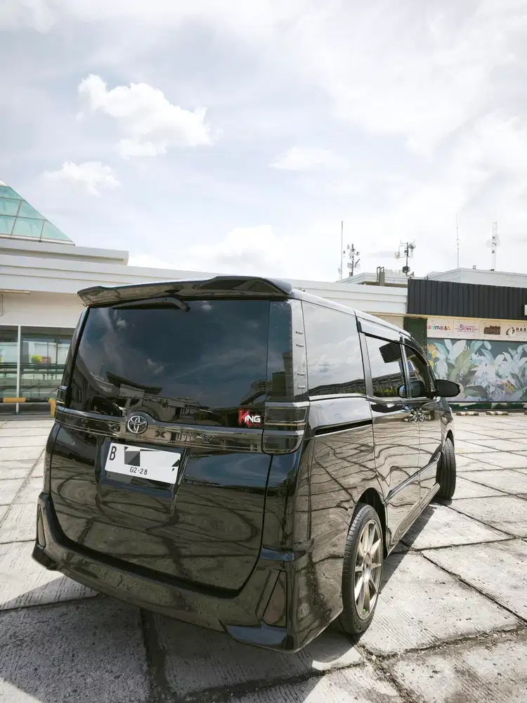 Toyota Voxy 2021 Bensin