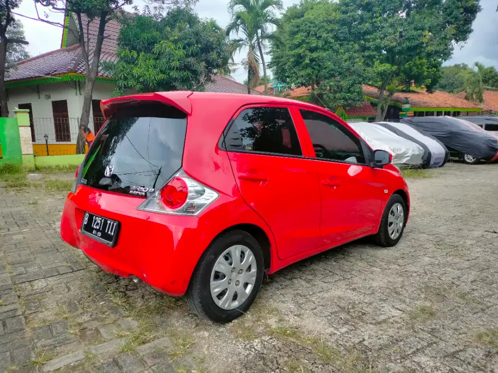 Brio s Satya m/t 2014