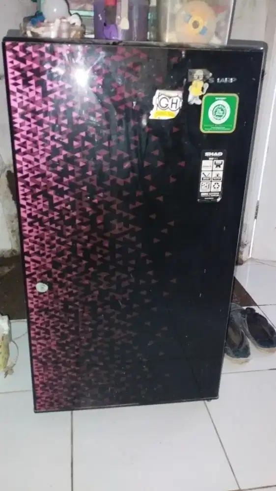 KULKAS SHARP 1 PINTU, MASIH BAGUS DAN MULUS